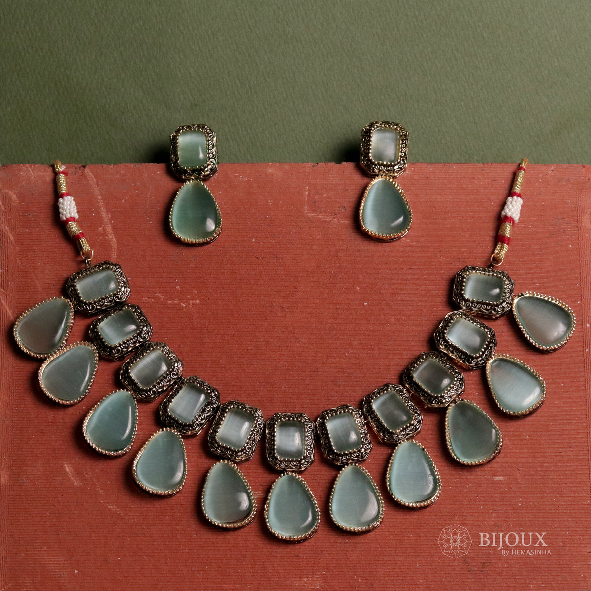 CAMEO VICTORIAN MONALISA SEMI HANDMADE NECKLACE NL41