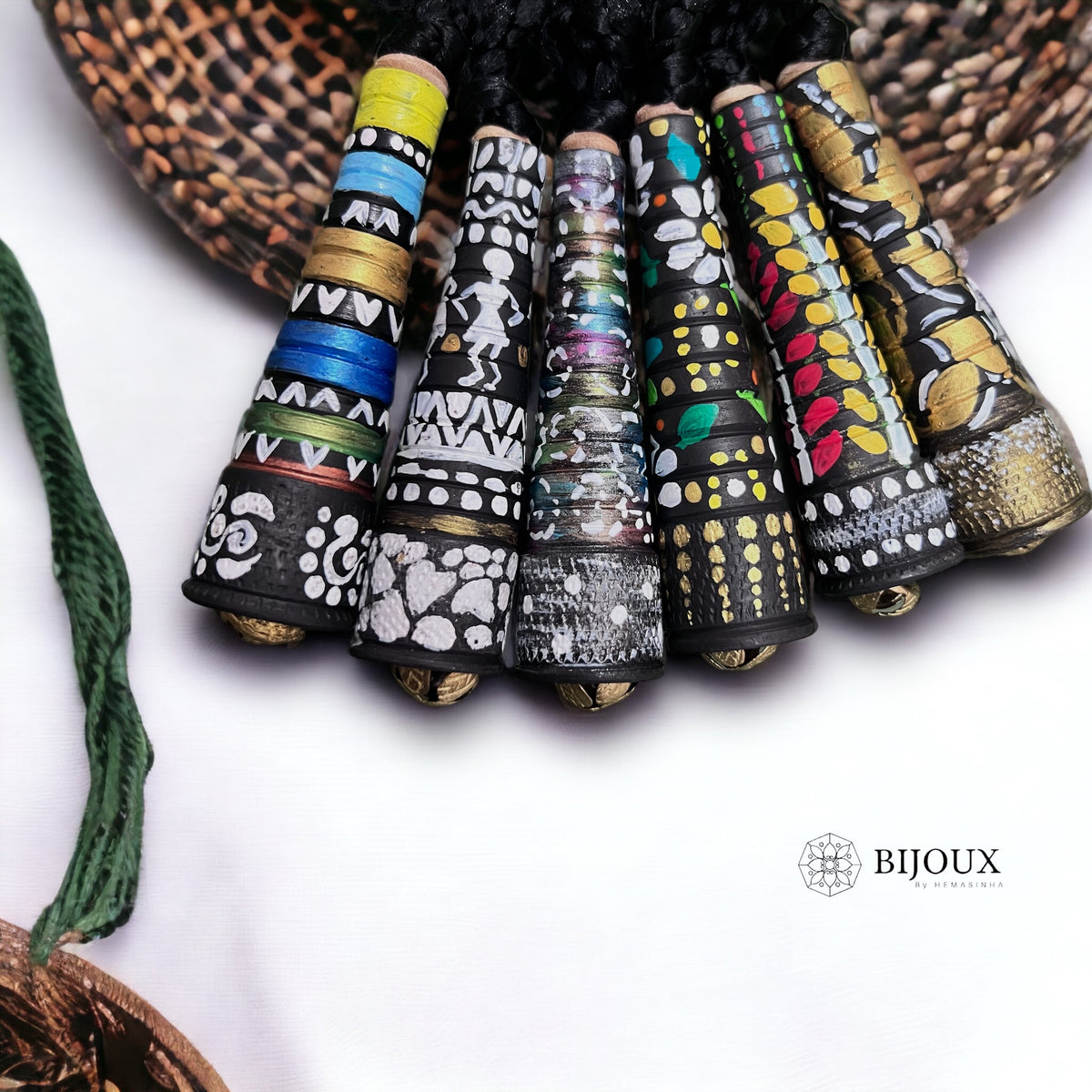 FROSTY FIZZ FRIEND TERRACOTTA PENDANT WITH BLACK ROPE TR16