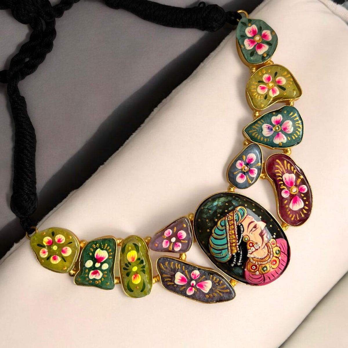 LOVEL AND RAW STONE HANDMADE AND HAND PAINTED GOLD TONED RUSTIC FINISH NECKLACE NL87