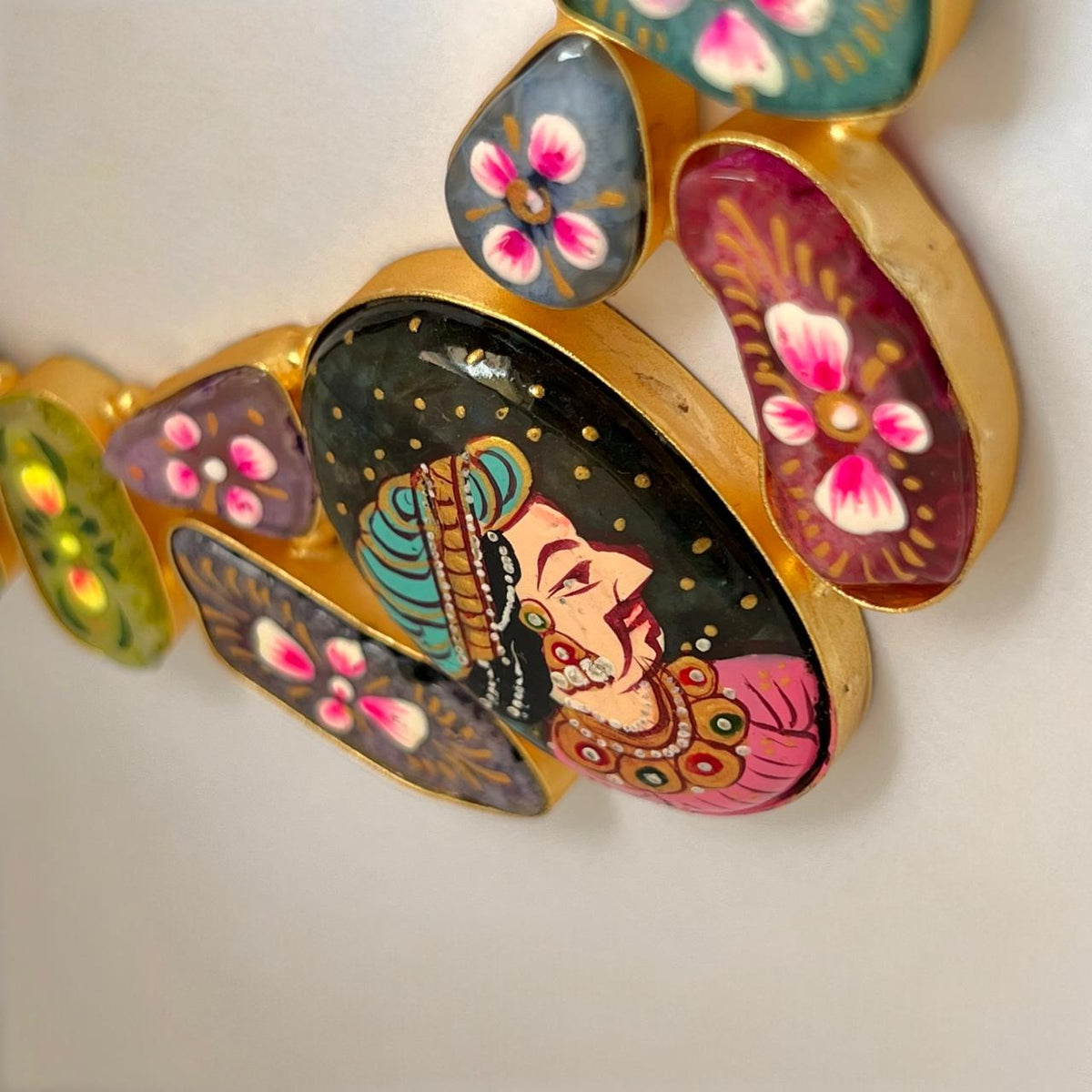 LOVEL AND RAW STONE HANDMADE AND HAND PAINTED GOLD TONED RUSTIC FINISH NECKLACE NL87