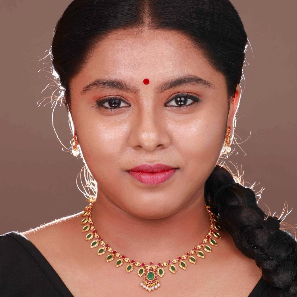 RADHA GOLD TONED ANTIQUE FINISH NECKLACE WITH EARRINGS NL169