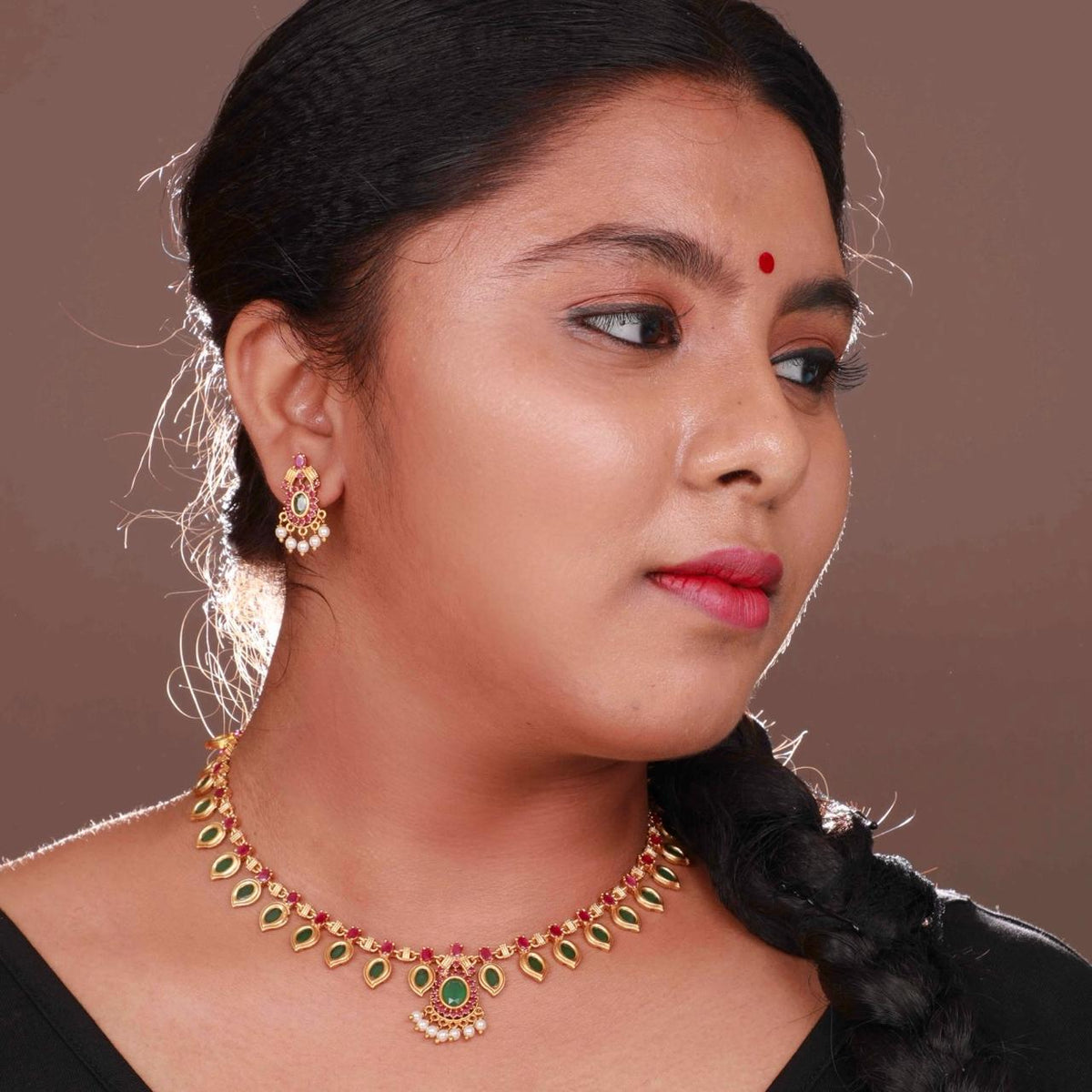 RADHA GOLD TONED ANTIQUE FINISH NECKLACE WITH EARRINGS NL169