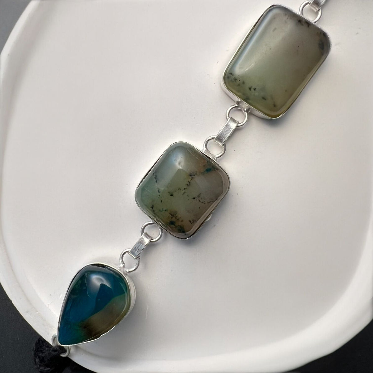 MADHAVI RAW AND RAW RUSTIC FINISH NATURAL STONE NECKPIECE CHOKER/NECKPIECE CH383