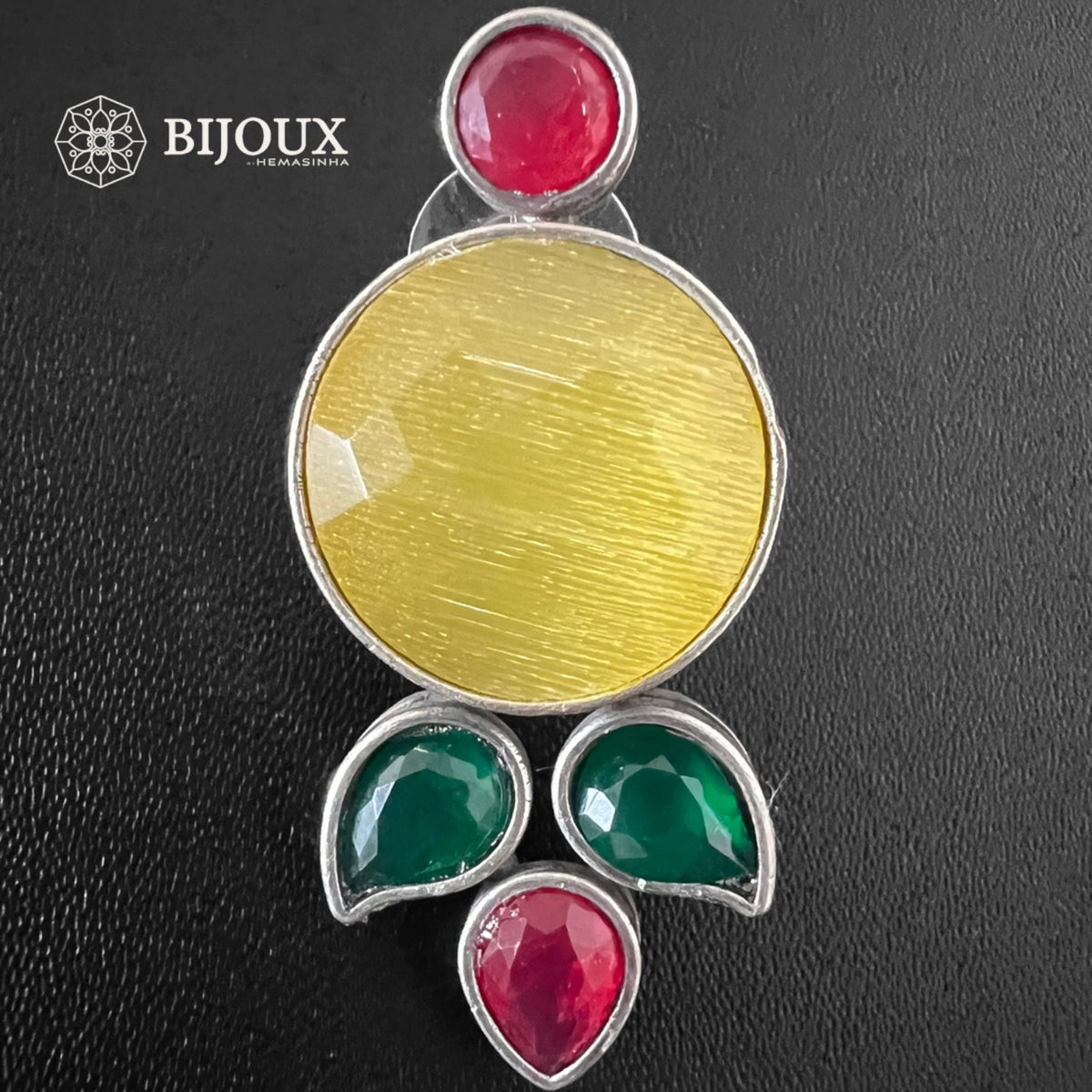 LEAFY ORBIT SILVER LOOK ALIKE ANTIQUE STUDS ER259