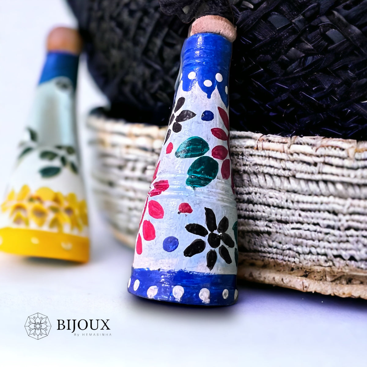 SODA SNUGGLE TERRACOTTA PENDANT WITH BLACK ROPE TR15