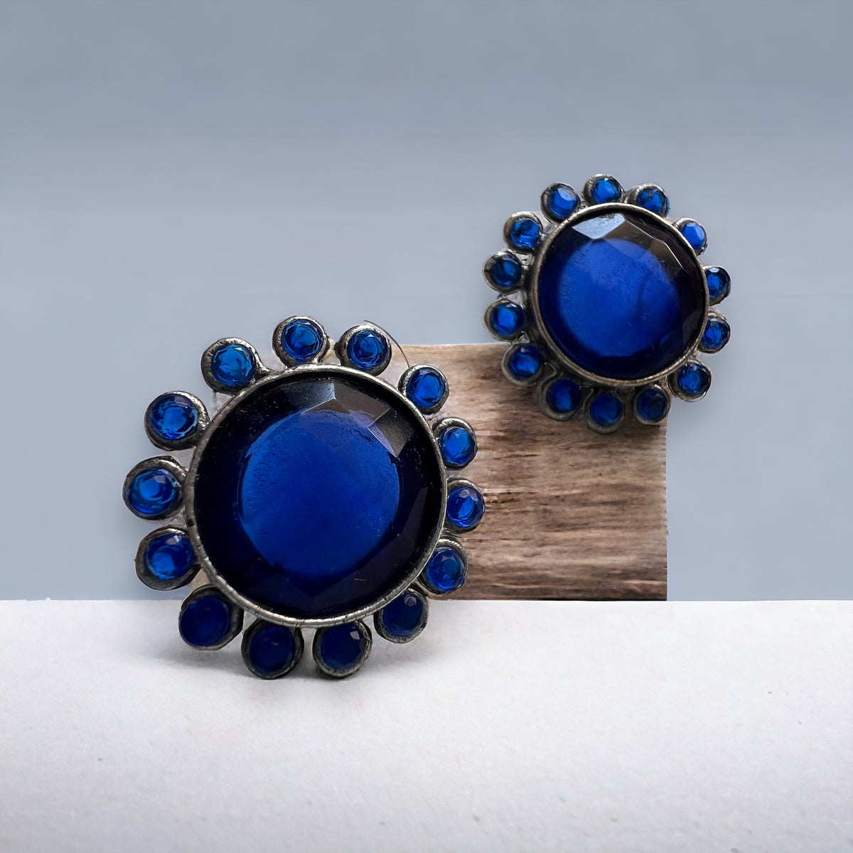 CUTY COLOUR STONE SILVER LOOK ALIKE SEMI-HANDMADE STUD ER260