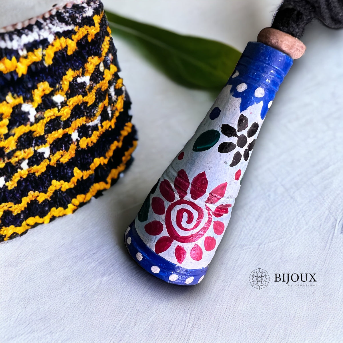 SODA SNUGGLE TERRACOTTA PENDANT WITH BLACK ROPE TR15