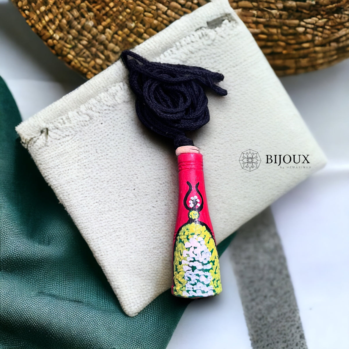 SODA SNUGGLE TERRACOTTA PENDANT WITH BLACK ROPE TR15