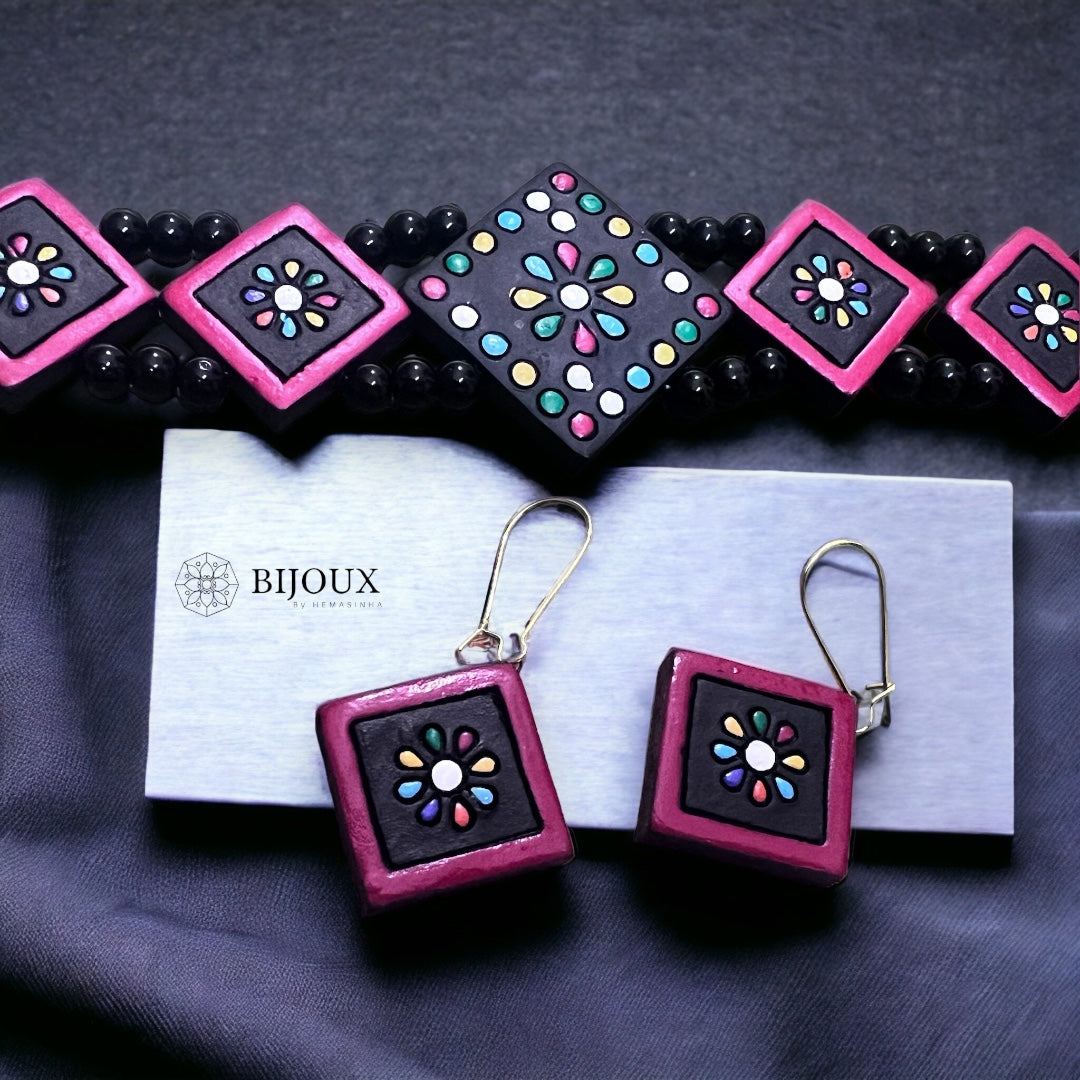 RHOMBERINE TEROCOTTA CHOKER  WITH EARRINGS TR22