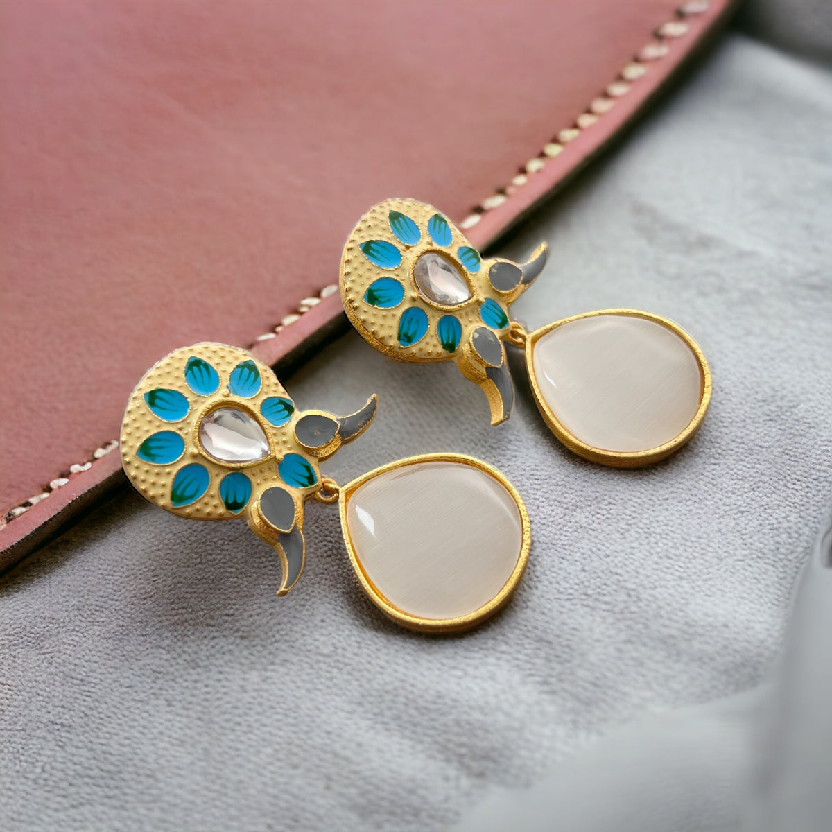 TAPTHI SEMI HANDMADE GOLDTONED  MONOLISA GOLD-TONED EARRING -ER124