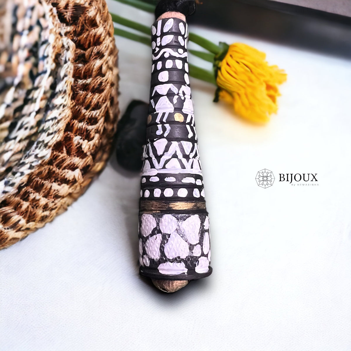 FROSTY FIZZ FRIEND TERRACOTTA PENDANT WITH BLACK ROPE TR16