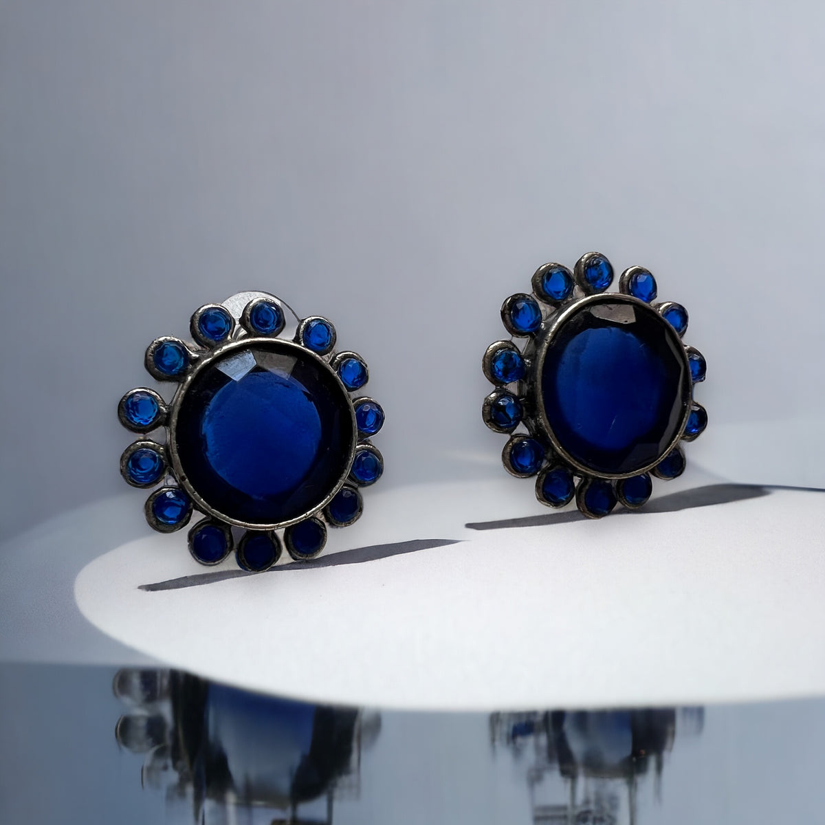 CUTY COLOUR STONE SILVER LOOK ALIKE SEMI-HANDMADE STUD ER260