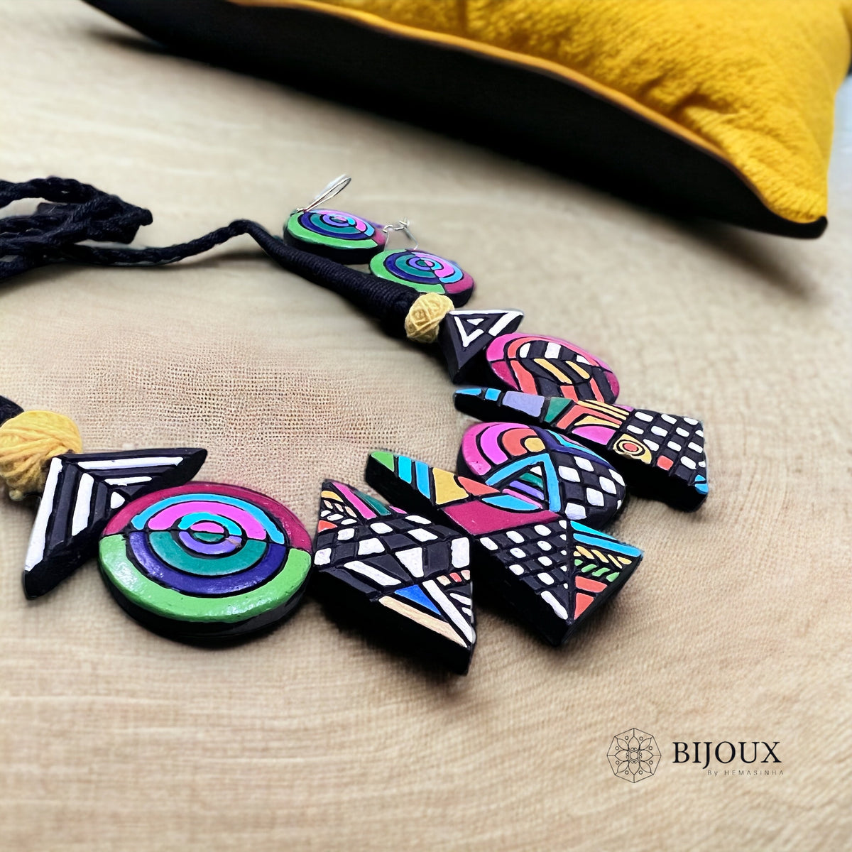 GEOMETRY CHIC FUSION TERRACOTTA NECKLACE WITH EARRING TR12