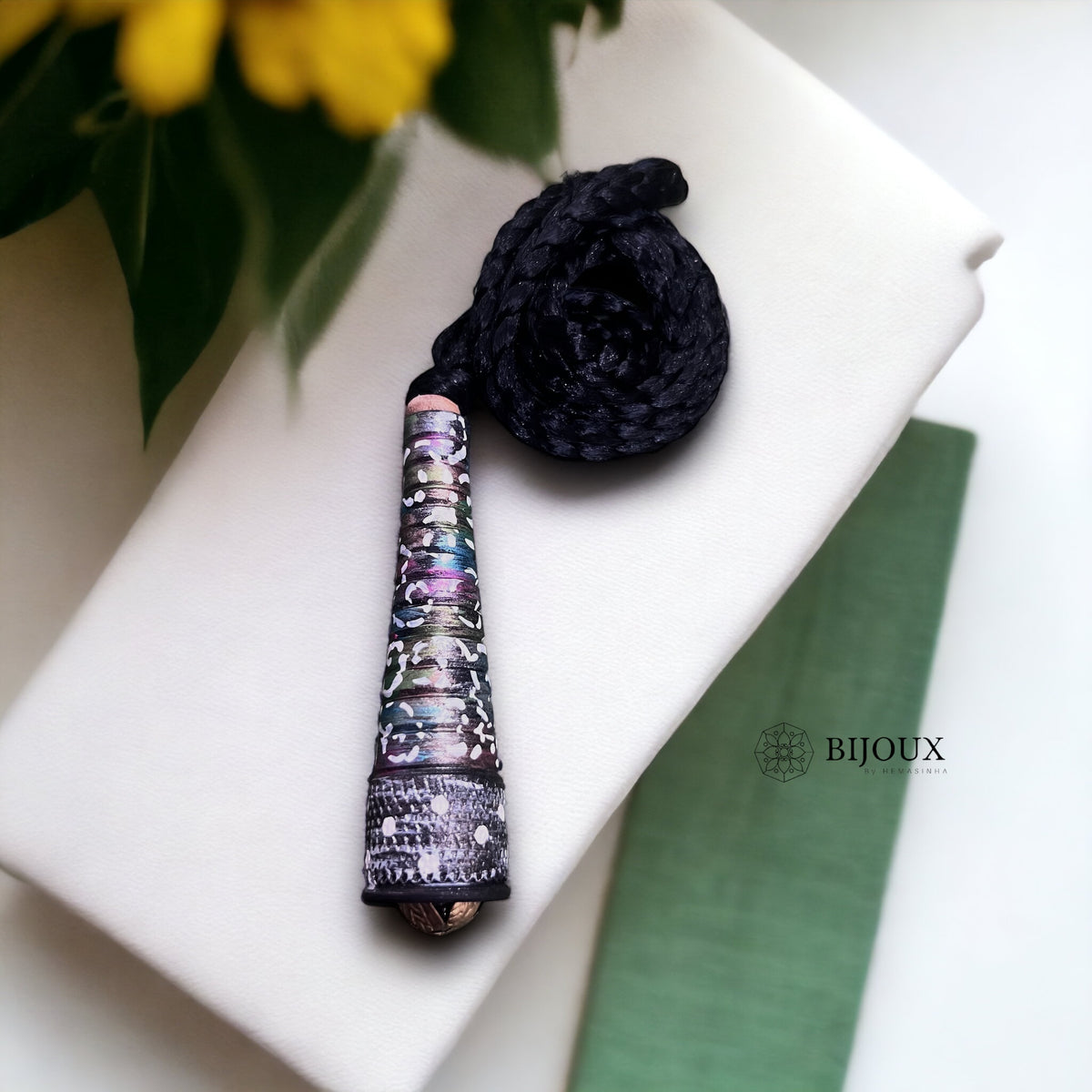 FROSTY FIZZ FRIEND TERRACOTTA PENDANT WITH BLACK ROPE TR16