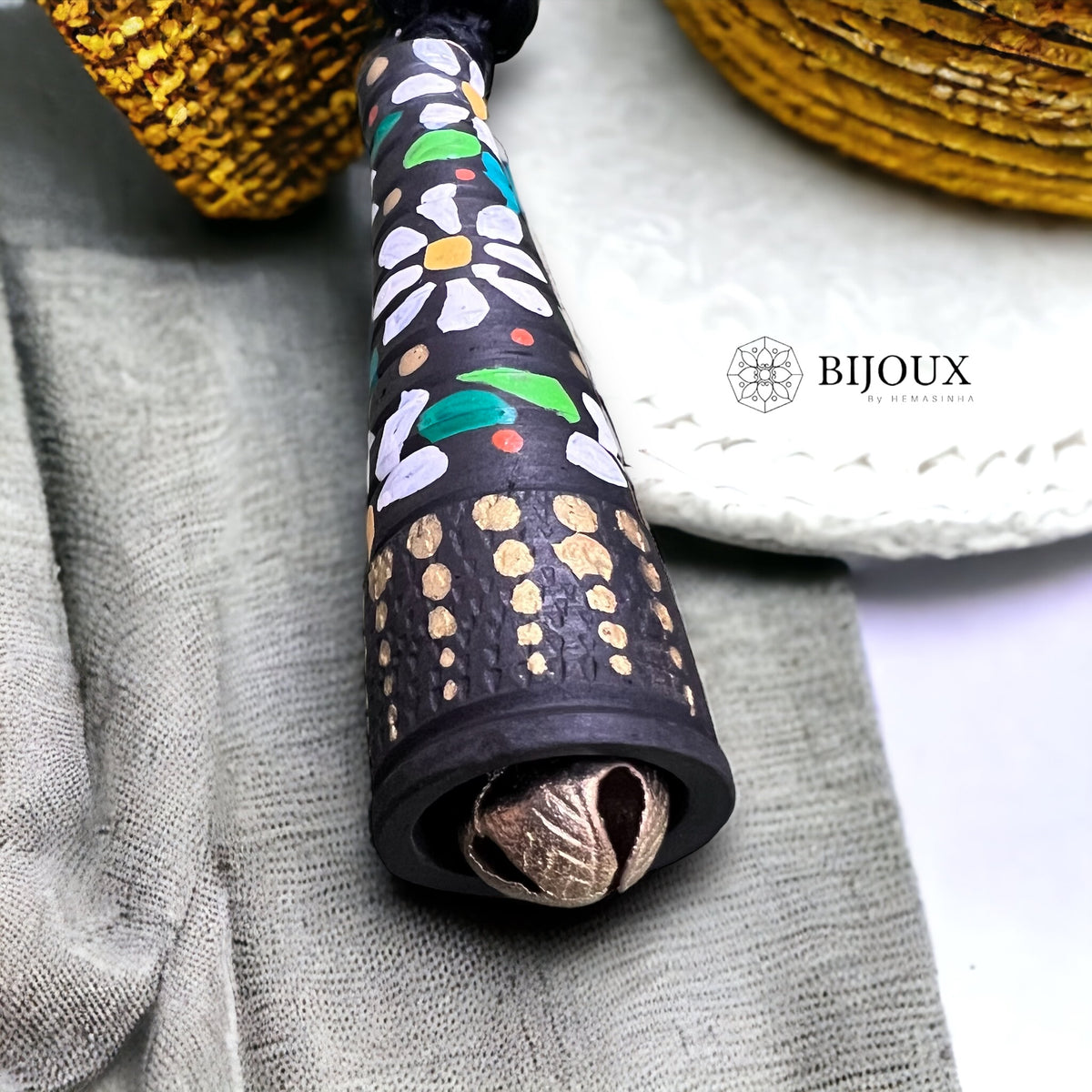 FROSTY FIZZ FRIEND TERRACOTTA PENDANT WITH BLACK ROPE TR16