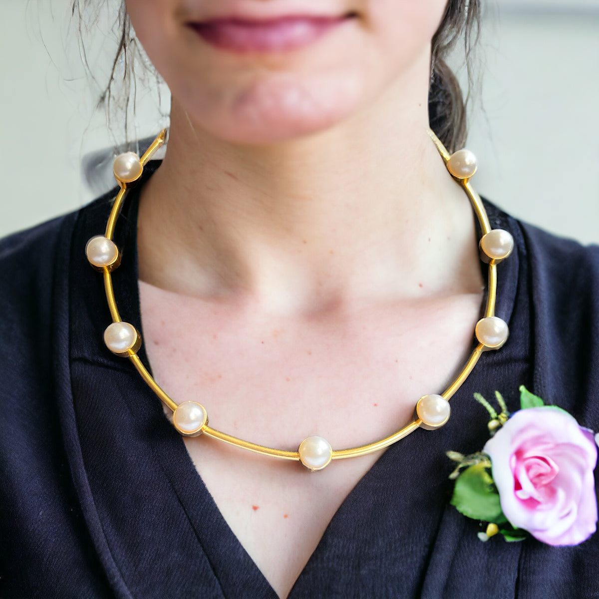 ISAL HANDMADE GOLD TONED HASLI/NECKPIECE WITH EARRINGS CH423