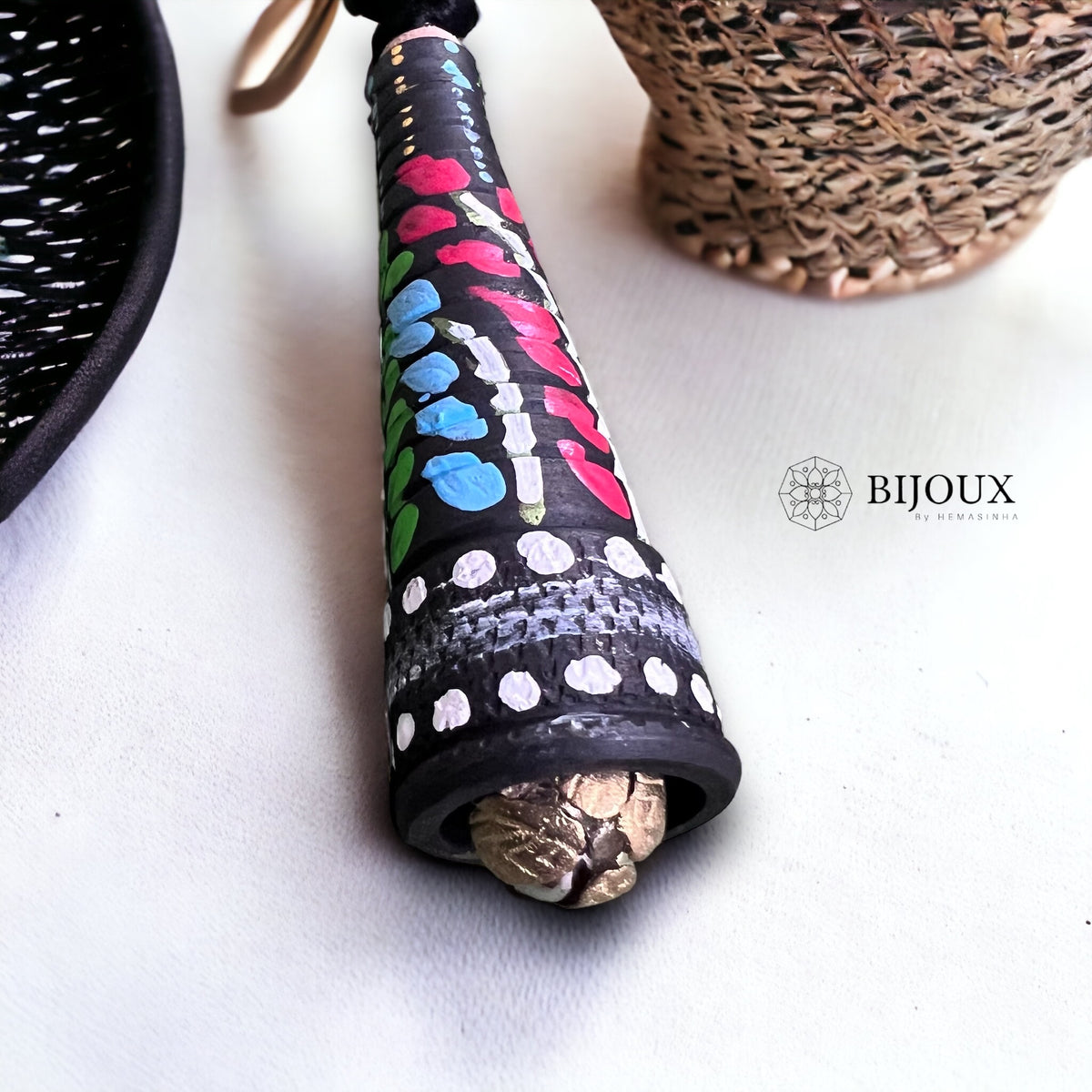 FROSTY FIZZ FRIEND TERRACOTTA PENDANT WITH BLACK ROPE TR16