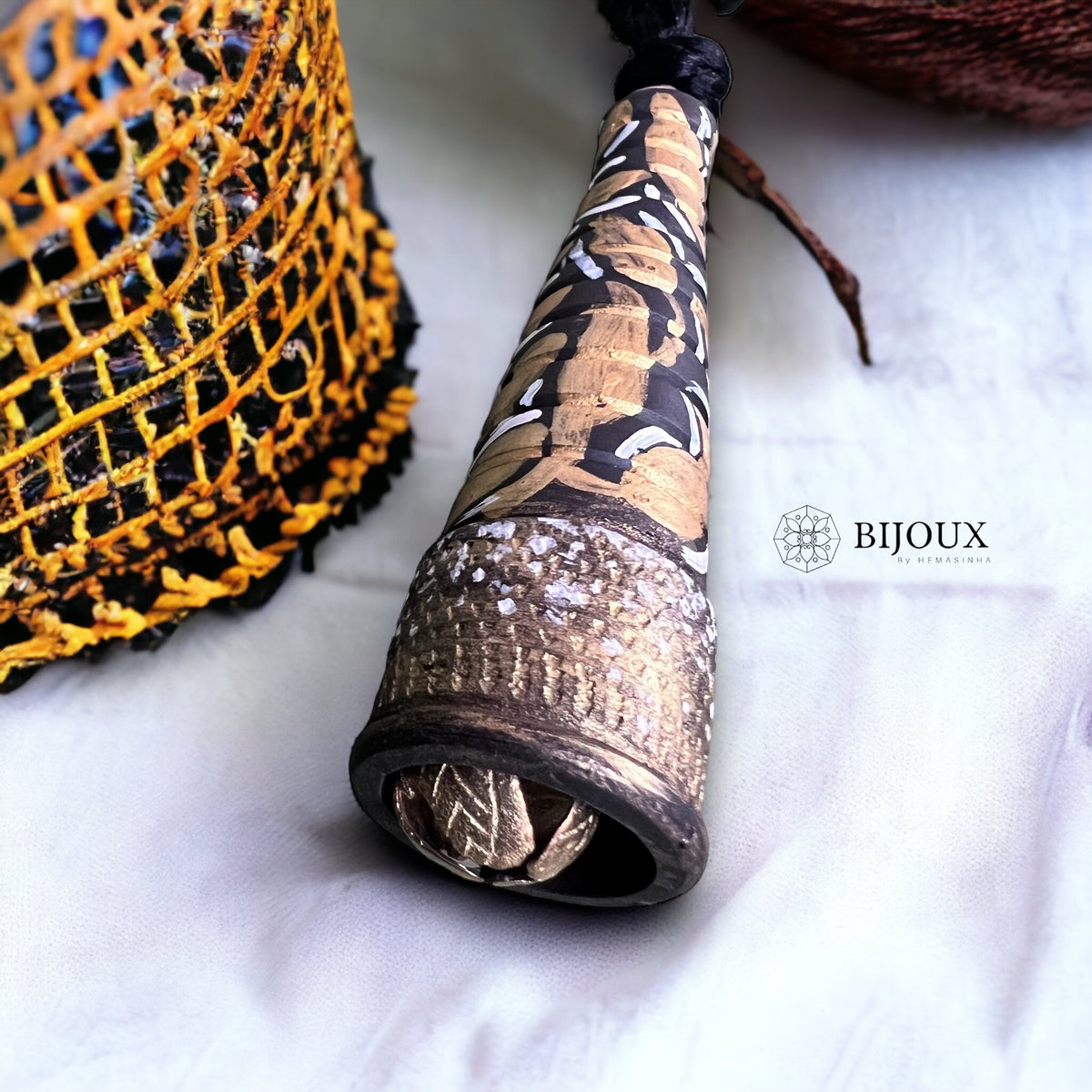 FROSTY FIZZ FRIEND TERRACOTTA PENDANT WITH BLACK ROPE TR16