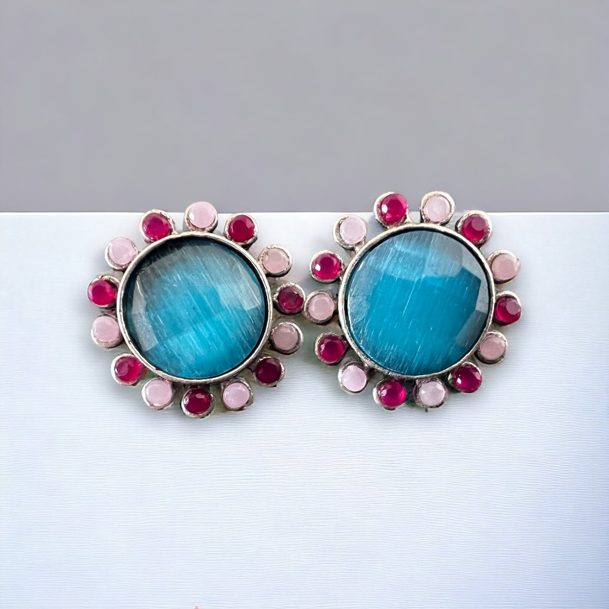 CUTY COLOUR STONE SILVER LOOK ALIKE SEMI-HANDMADE STUD ER260