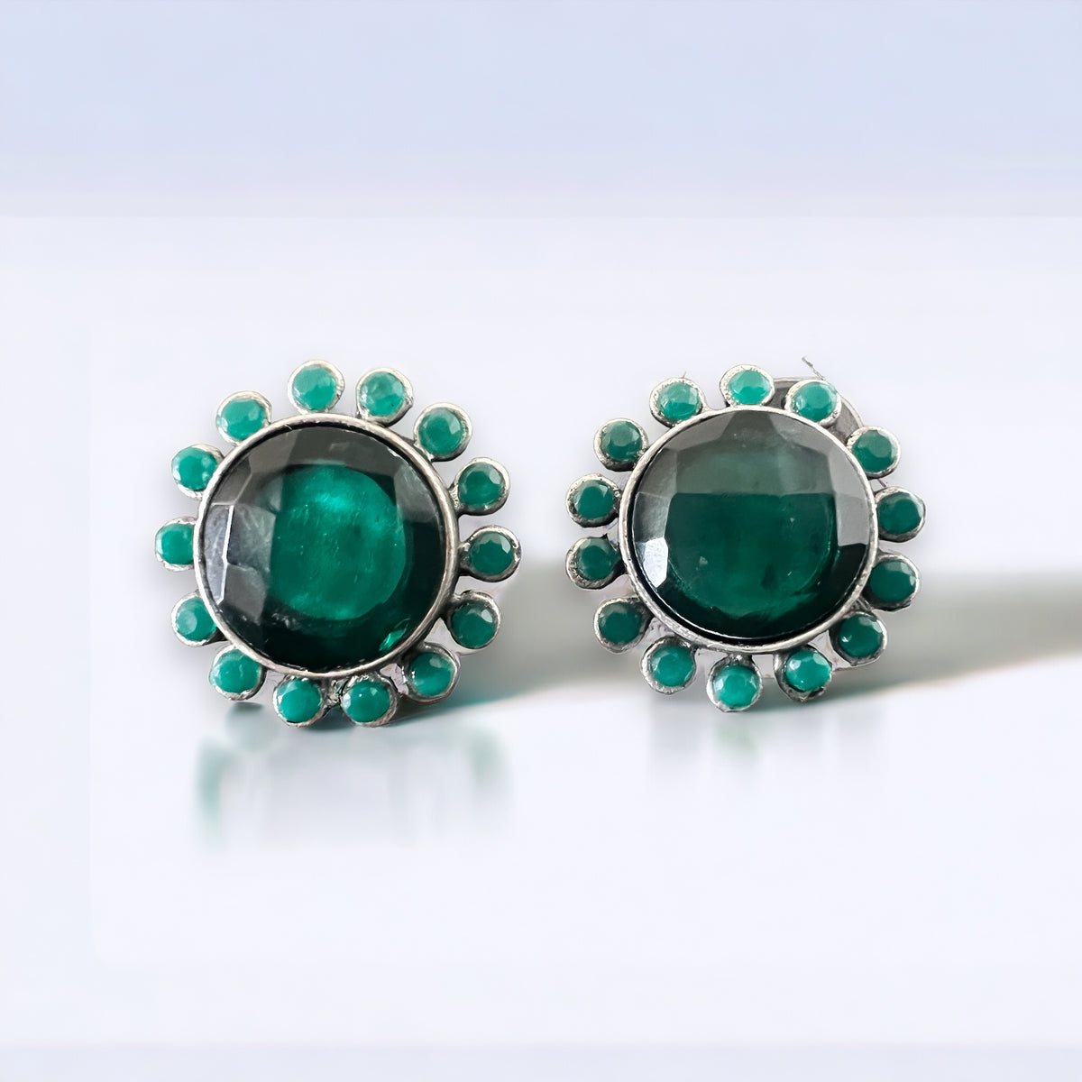 CUTY COLOUR STONE SILVER LOOK ALIKE SEMI-HANDMADE STUD ER260