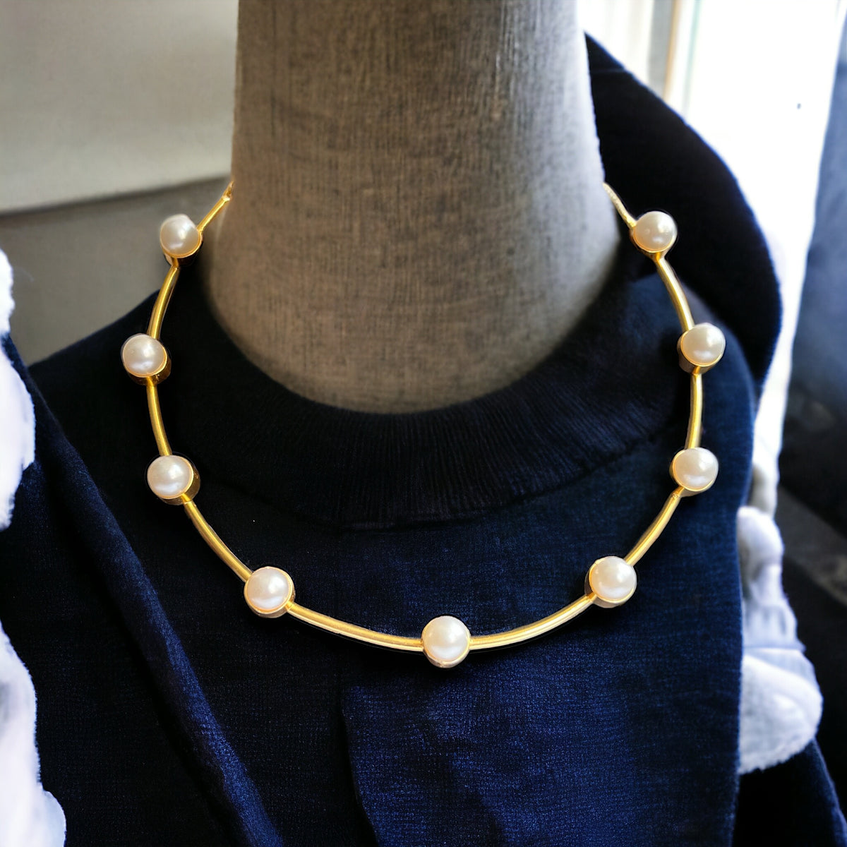 ISAL HANDMADE GOLD TONED HASLI/NECKPIECE WITH EARRINGS CH423