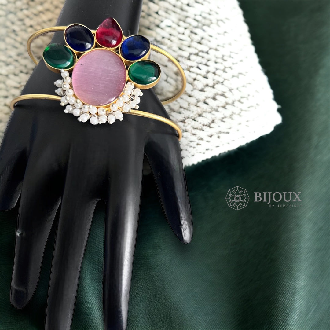 KALLU HAND HAMMERED AND HANDMADE GOLD TONED CLASSIC STONE BRACELETS BR52