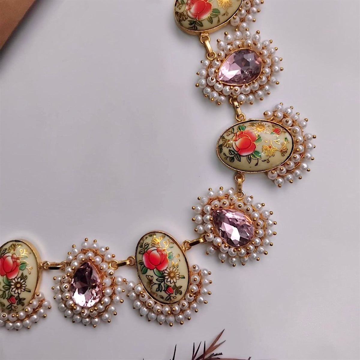 VIYANA GOLD TONED HANDMADE NECKLACE WITH EARRINGS NL330