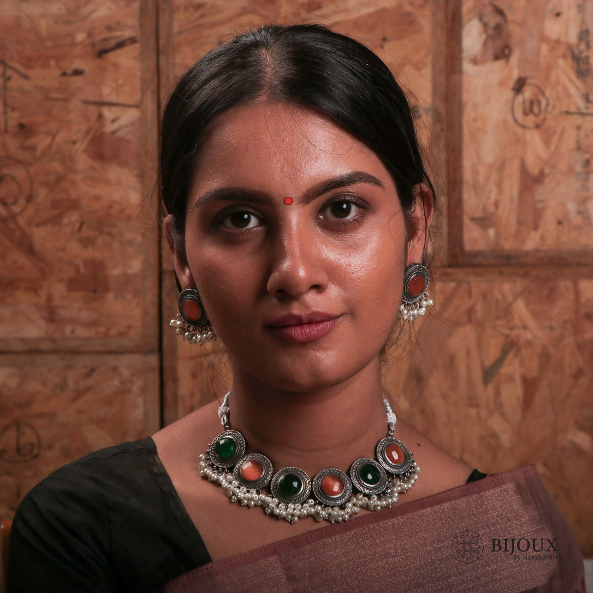 BOWIE BIJOUX PREMIUM SILVER LOOK ALIKE  SEMI HANDMADE CHOKER WITH EARRINGS CH338