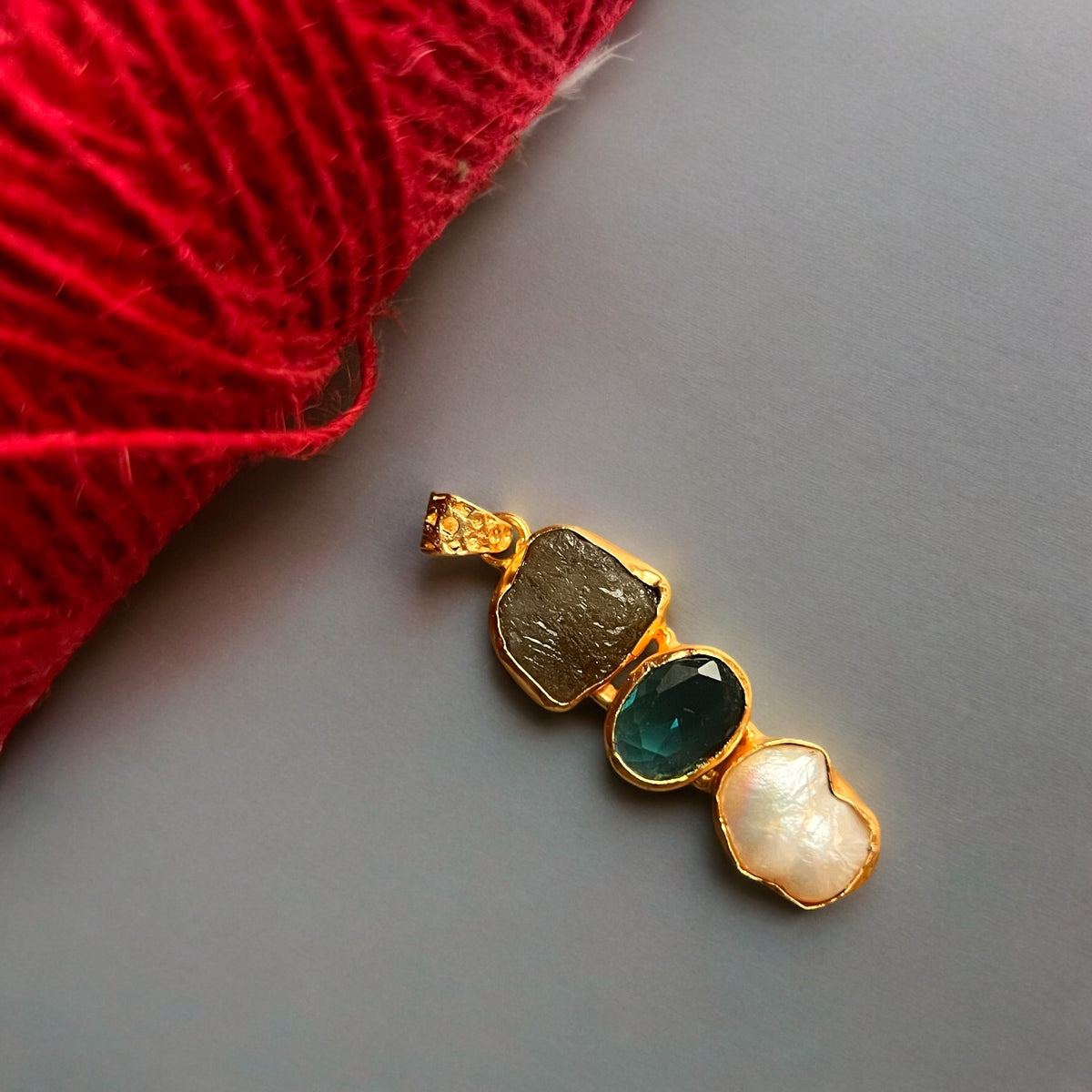 SOPHIA HANDMADE BIJOUX PREMIUM AND BIJOUX EXCLUSIVE HASLI WITH EARRINGS CH479