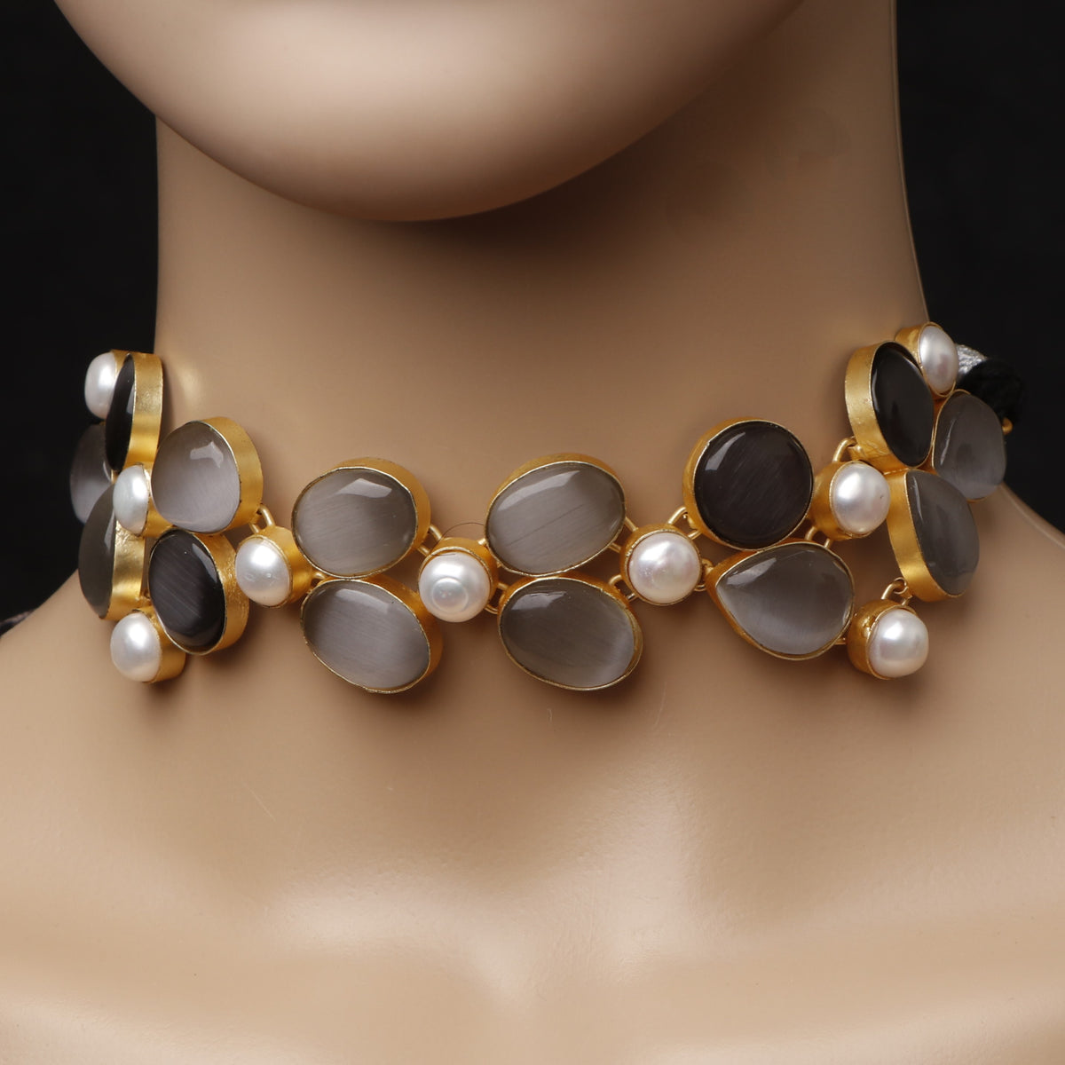 BAGYA BIJOUX PREMIUM AND EXCLUSIVE HANDMADE MONALISA CHOKER WITH EARRINGS CH405