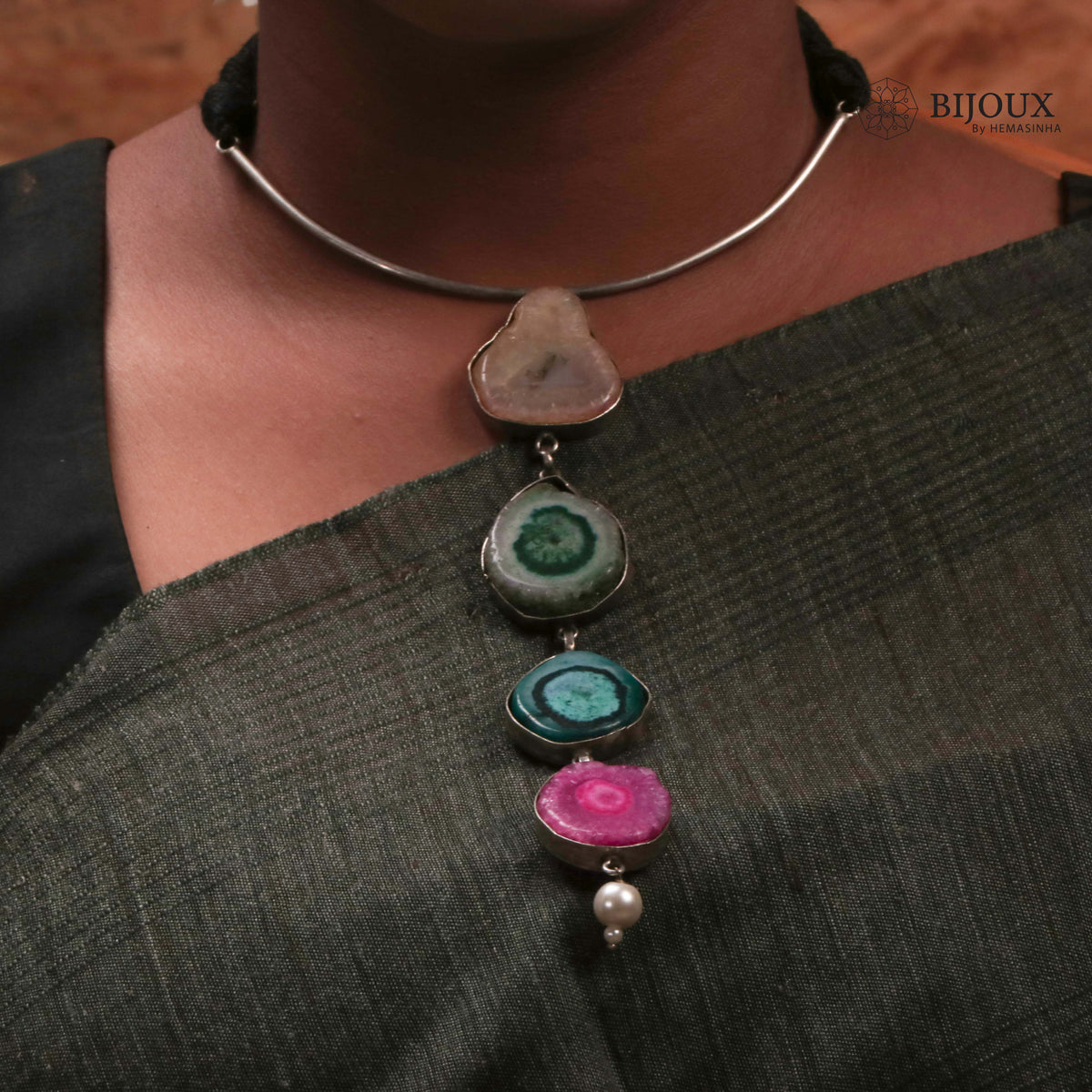 CALYPTO HAND MADE AND HAND HAMMERED SILVER LOOK ALIKE RUSTIC ANTIQUE NL83