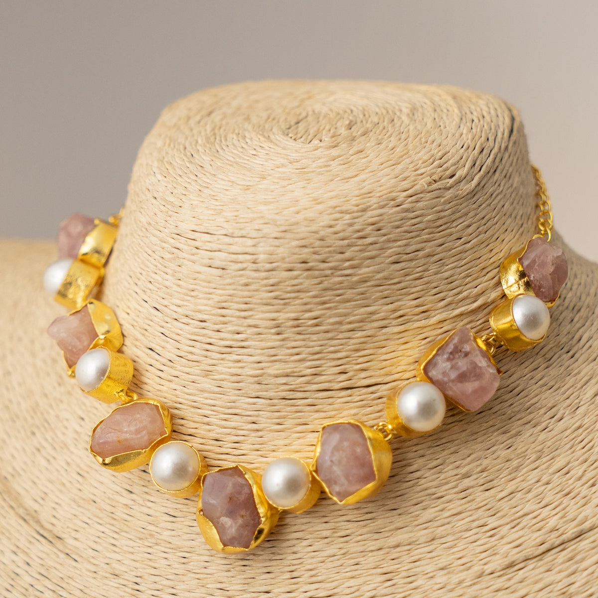 MINARI BIJOUX RAW STONE GOLD TONED HANDMADE CHOKER WITH EARRINGS CH528