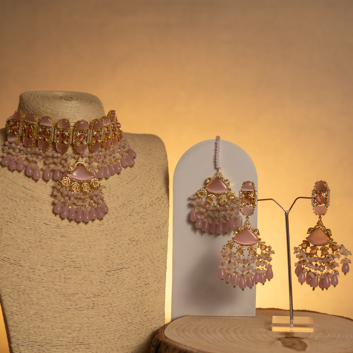 VIVAHA SEMI HANDMADE GOLD TONED MONALISA NECKLACE SET WITH TIKKA NL58