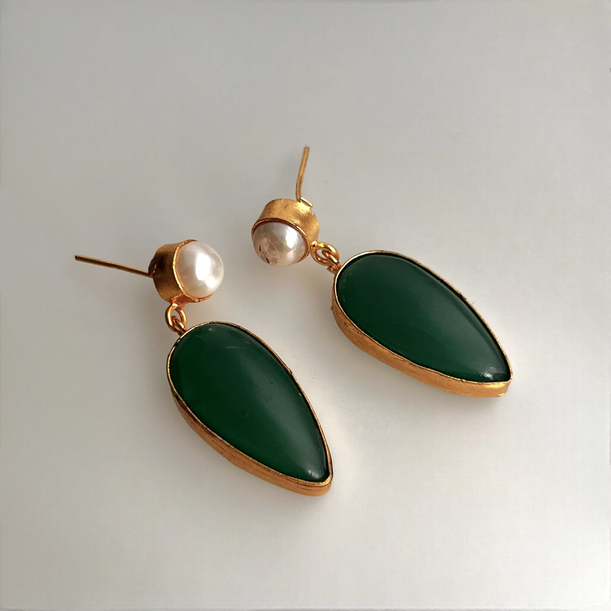 RIMA EMERALD AND PEARL BIJOUX PREMIUM AND EXCLUSIVE HANDMADE CHOKER / HASLI  WITH EARRINGS CH50