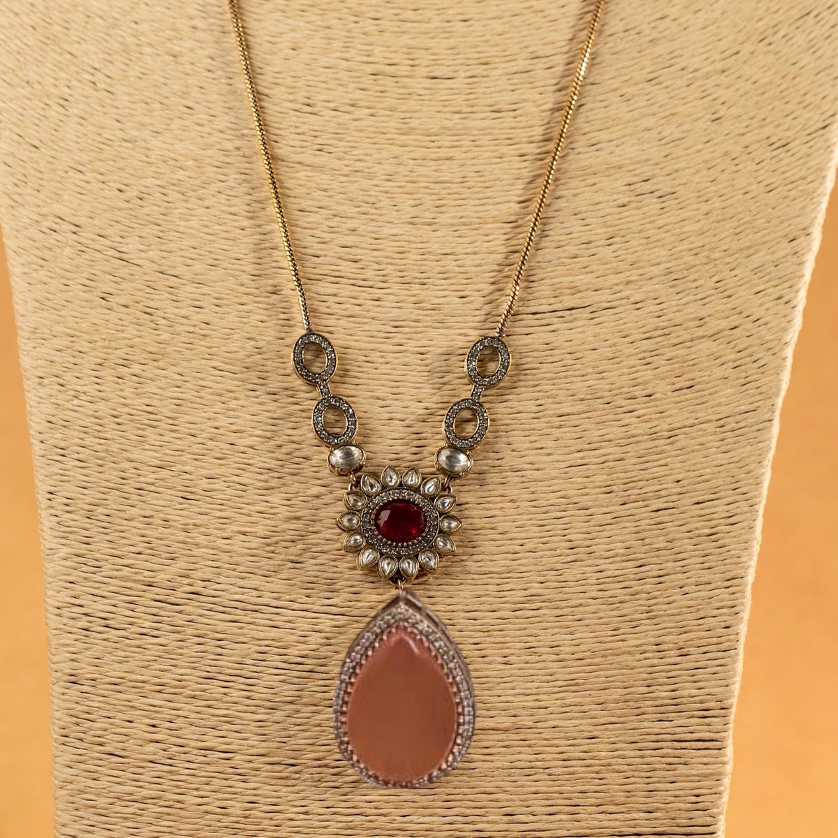 MITTARA SEMI HANDMADE MONALISA STONES NECKPIECE/NECKLACE EARRINGS NL317