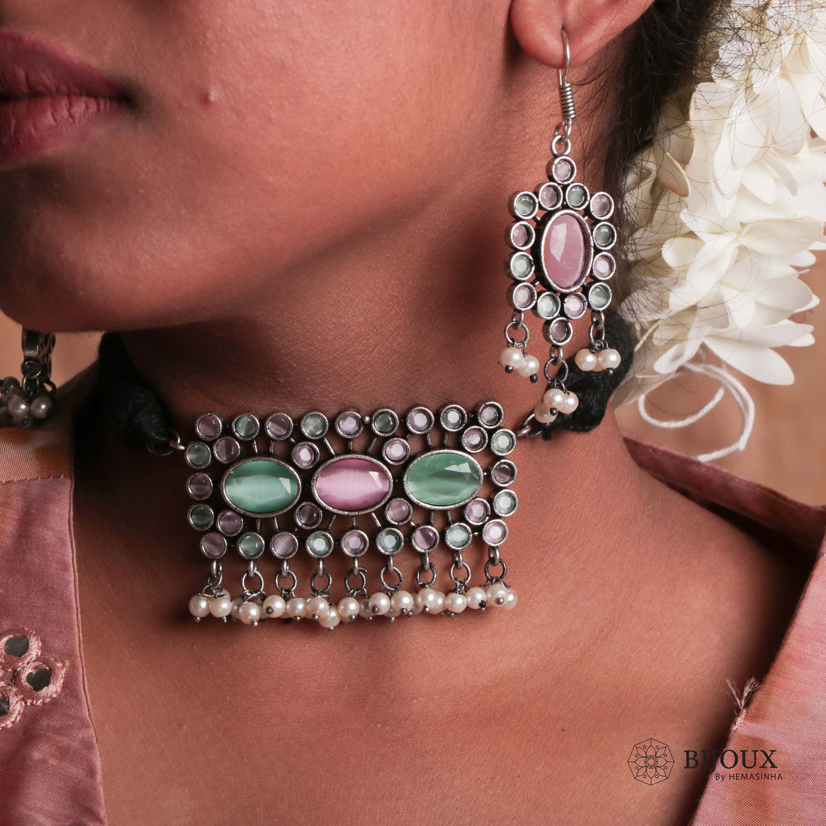 RIYAYA BIJOUX PREMIUM SEMI HANDMADE CHOKER WITH EARRINGS CH62