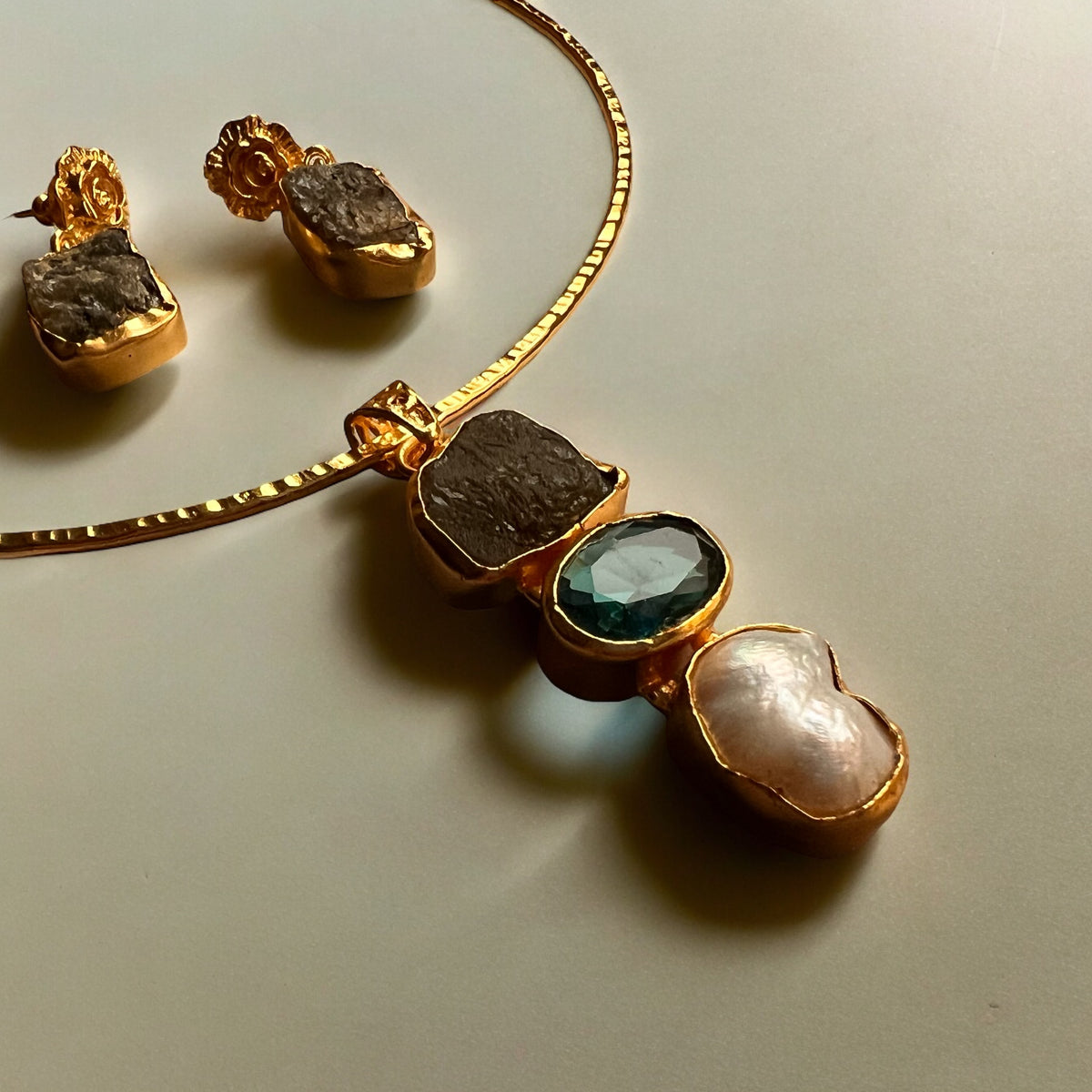 SOPHIA HANDMADE BIJOUX PREMIUM AND BIJOUX EXCLUSIVE HASLI WITH EARRINGS CH479