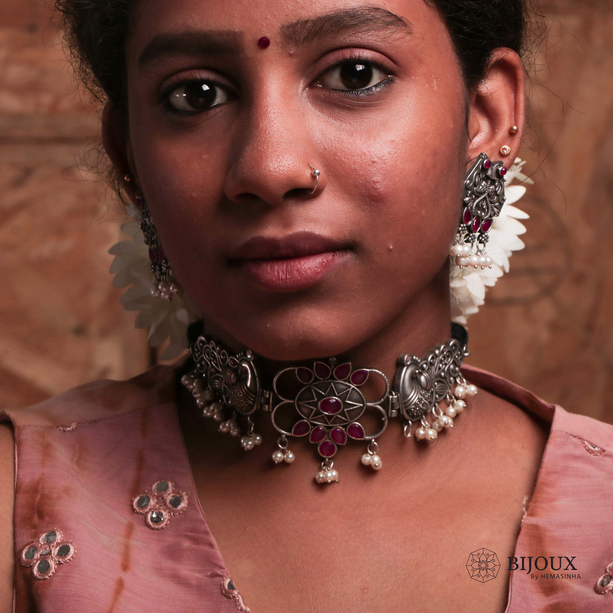 VIKARA BIJOUX PREMIUM AND EXCLUSIVE SEMI HANDMADE CHOKER WITH EARRINGS CH68