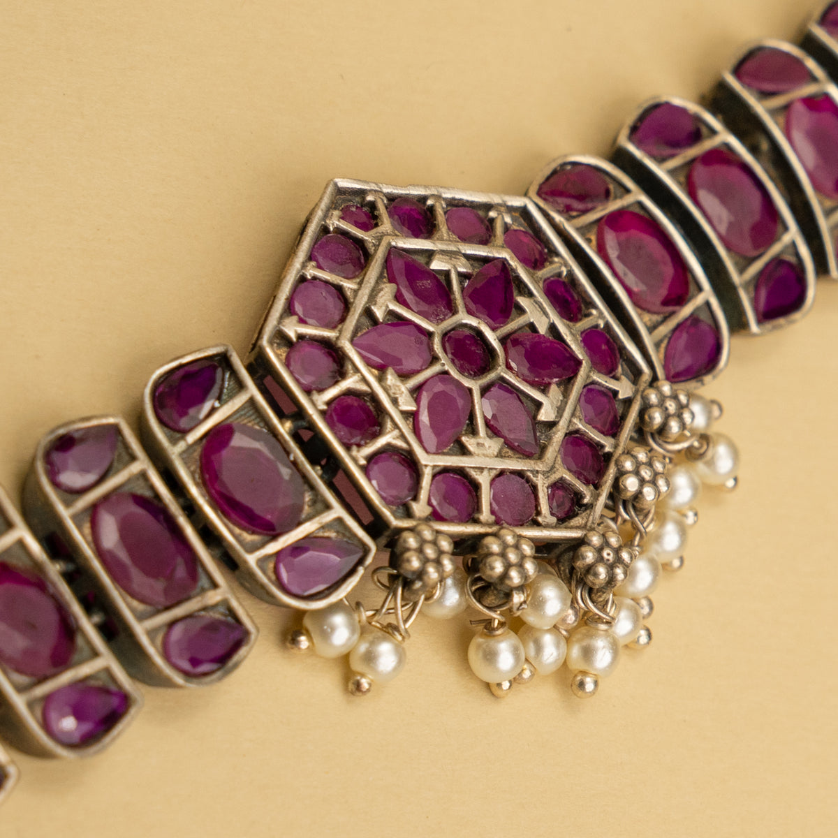 LILLIAN BIJOUX PREMIUM AND EXCLUSIVE HANDMADE CHOKER WITH EARRINGS CH129