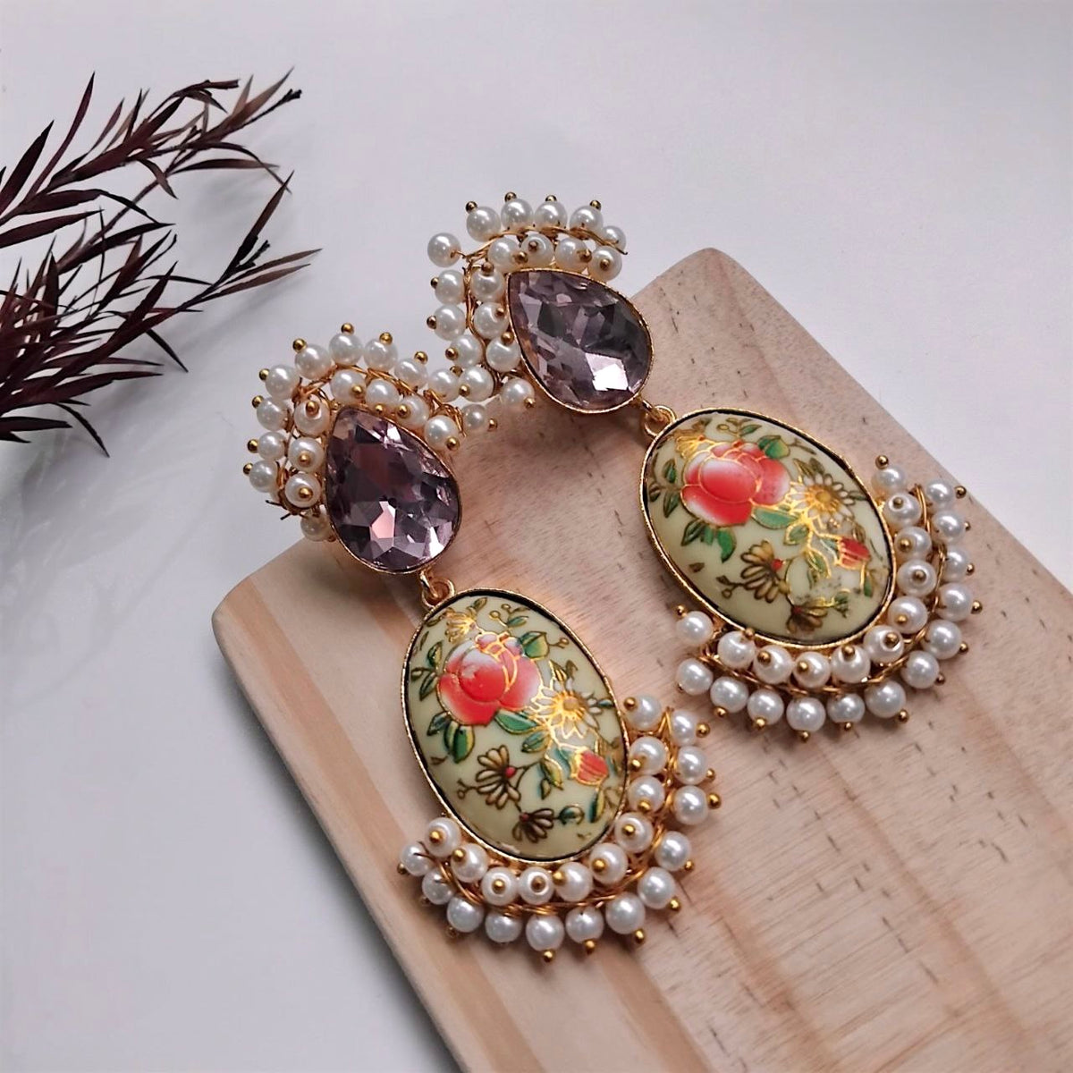 VIYANA GOLD TONED HANDMADE NECKLACE WITH EARRINGS NL330