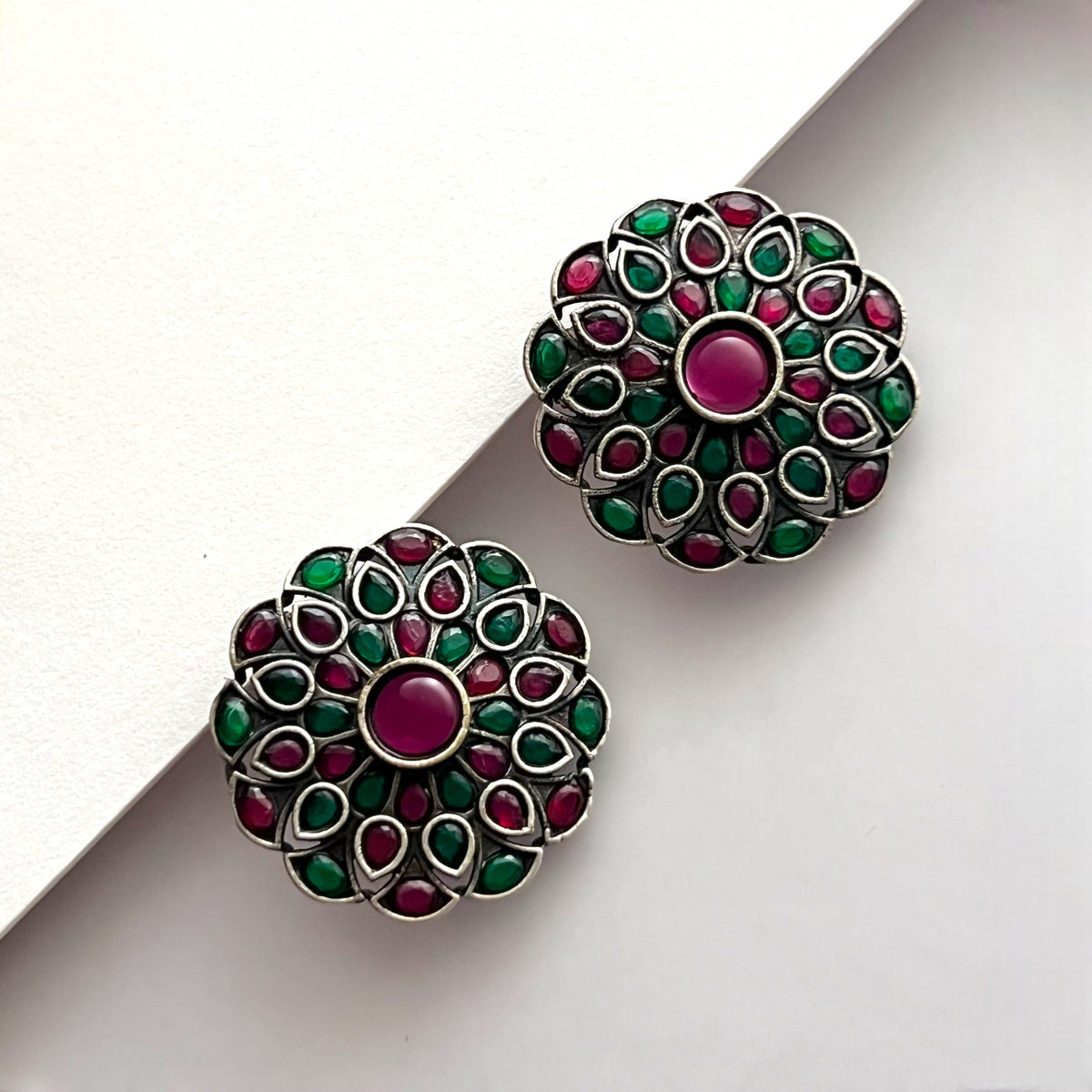 BRUNDHA FAUX SILVER SEMI HANDMADE ANTIQUE NECKPIECE/NECKLACE WITH EARRING NL262