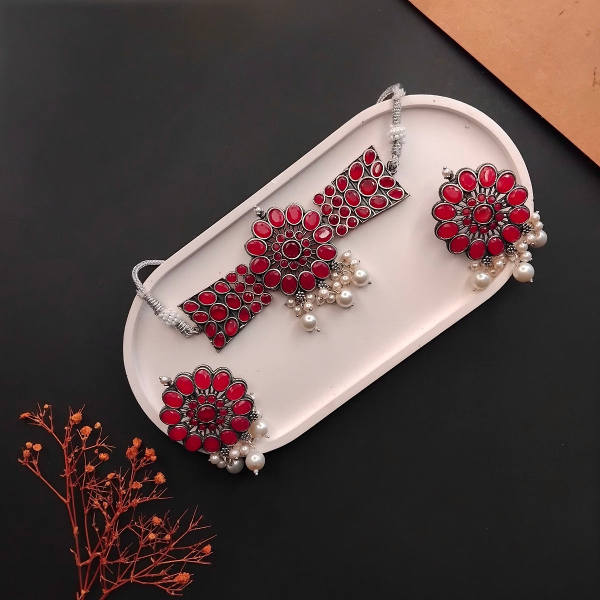 REESE SILVER LOOK ALIKE SEMI HANDMADE CHOKER/NECKPIECE CH406