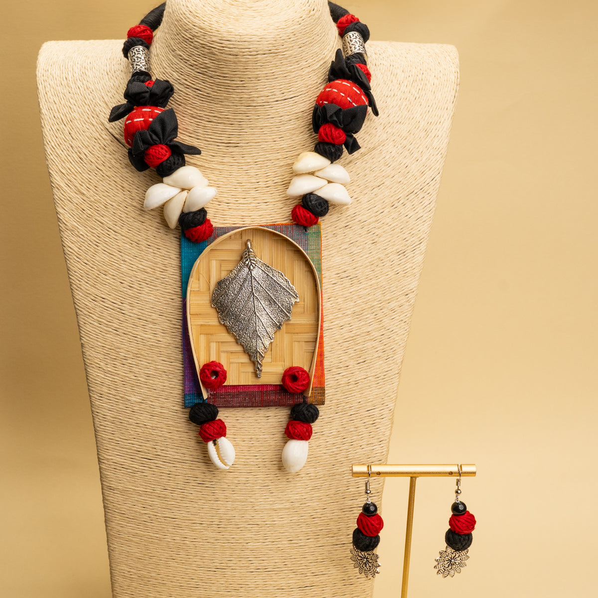 NIMISHA FABRIC AND BEADS HANDMADE AND HANDSTICHED MALA/ NECKPIECE ML90