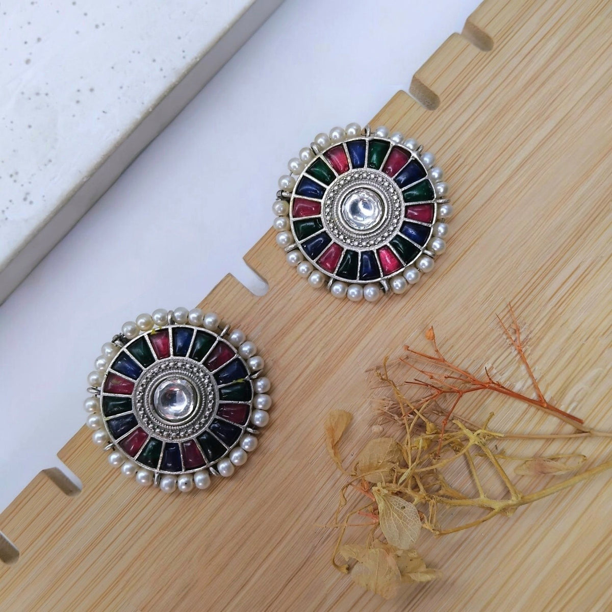 CHARM CHAKRA SILVER LOOK ALIKE SEMI HANDMADE STUDS ER521