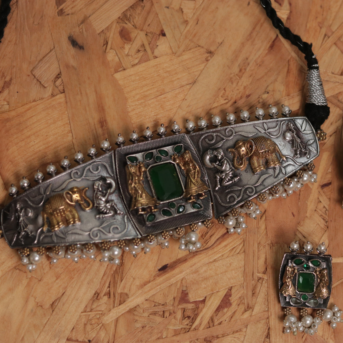 SUGIR BIJOUX PREMIUM DUAL TONED SEMI HANDMADE CHOKER WITH EARRINGS CH69