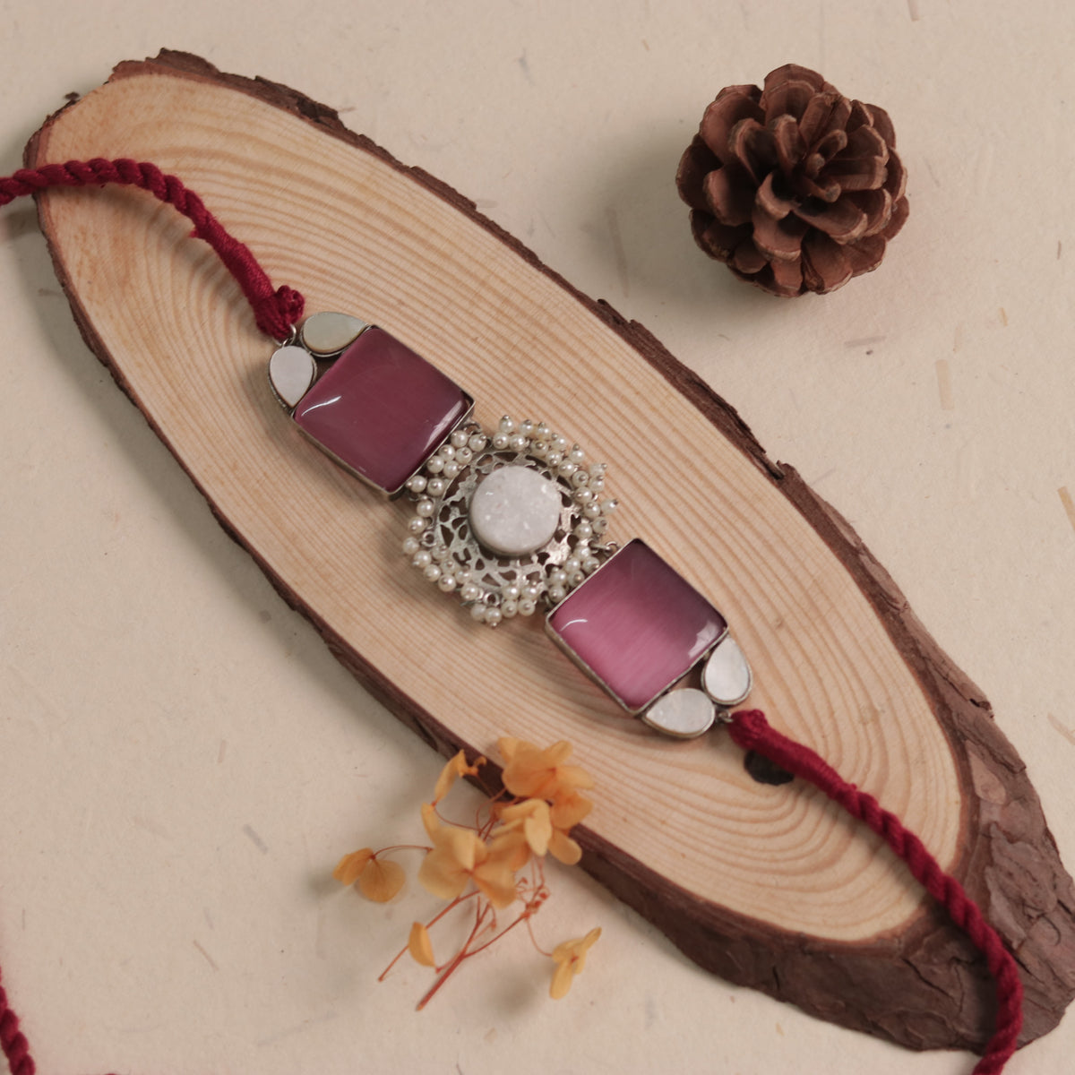 NARI BIJOUX PREMIUM AND EXCLUSIVE MOP SHELL HANDMADE SUGAR STONE AND MONALISA CHOKER CH411