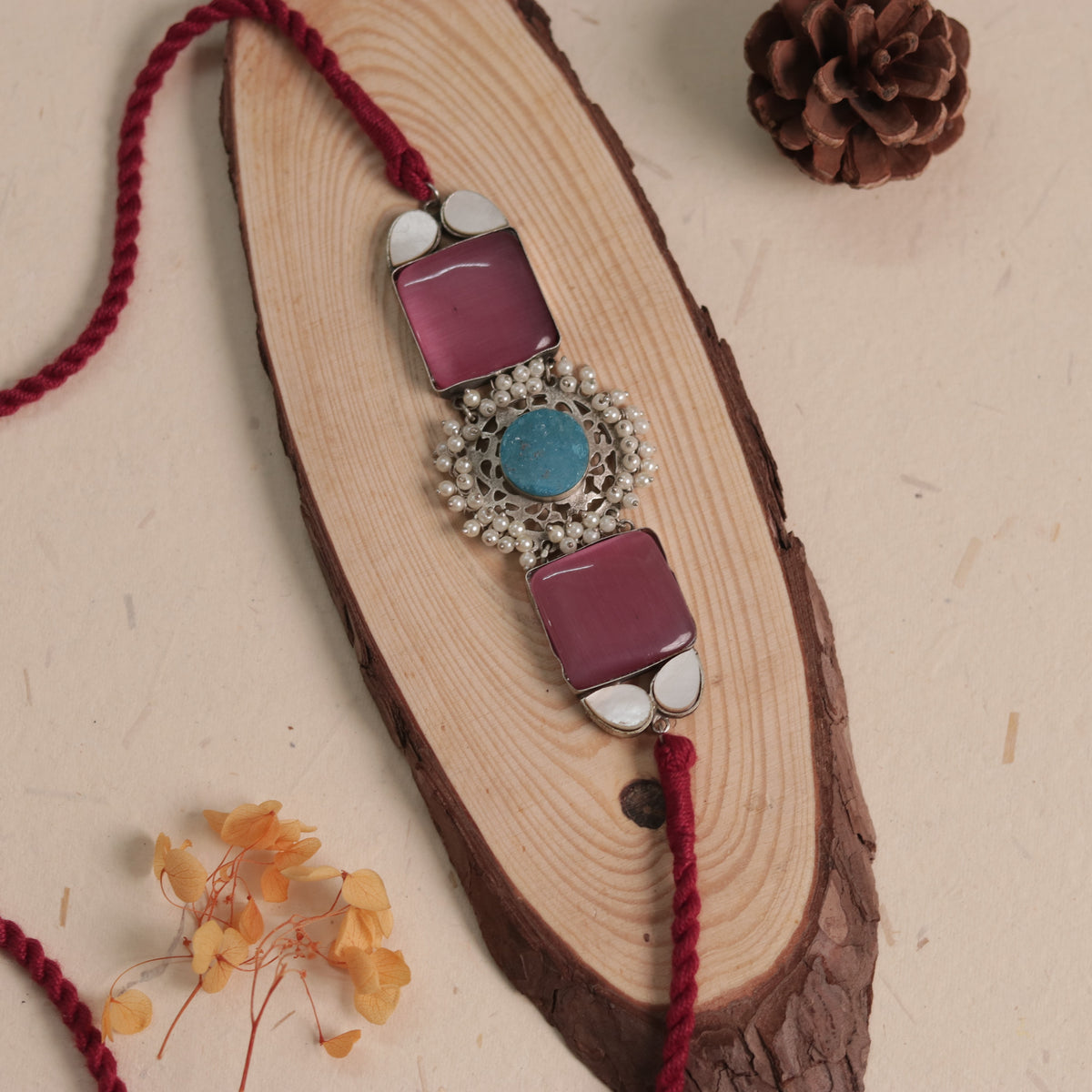 NARI BIJOUX PREMIUM AND EXCLUSIVE MOP SHELL HANDMADE SUGAR STONE AND MONALISA CHOKER CH411