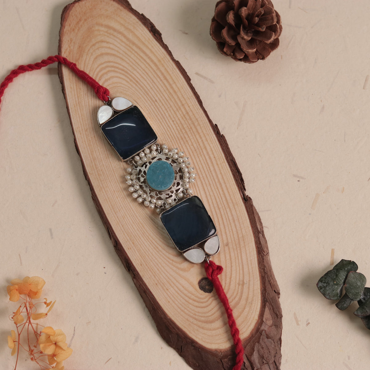 NARI BIJOUX PREMIUM AND EXCLUSIVE MOP SHELL HANDMADE SUGAR STONE AND MONALISA CHOKER CH411