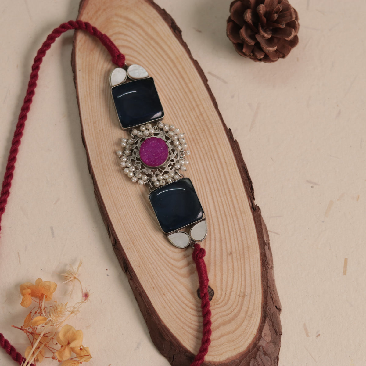 NARI BIJOUX PREMIUM AND EXCLUSIVE MOP SHELL HANDMADE SUGAR STONE AND MONALISA CHOKER CH411