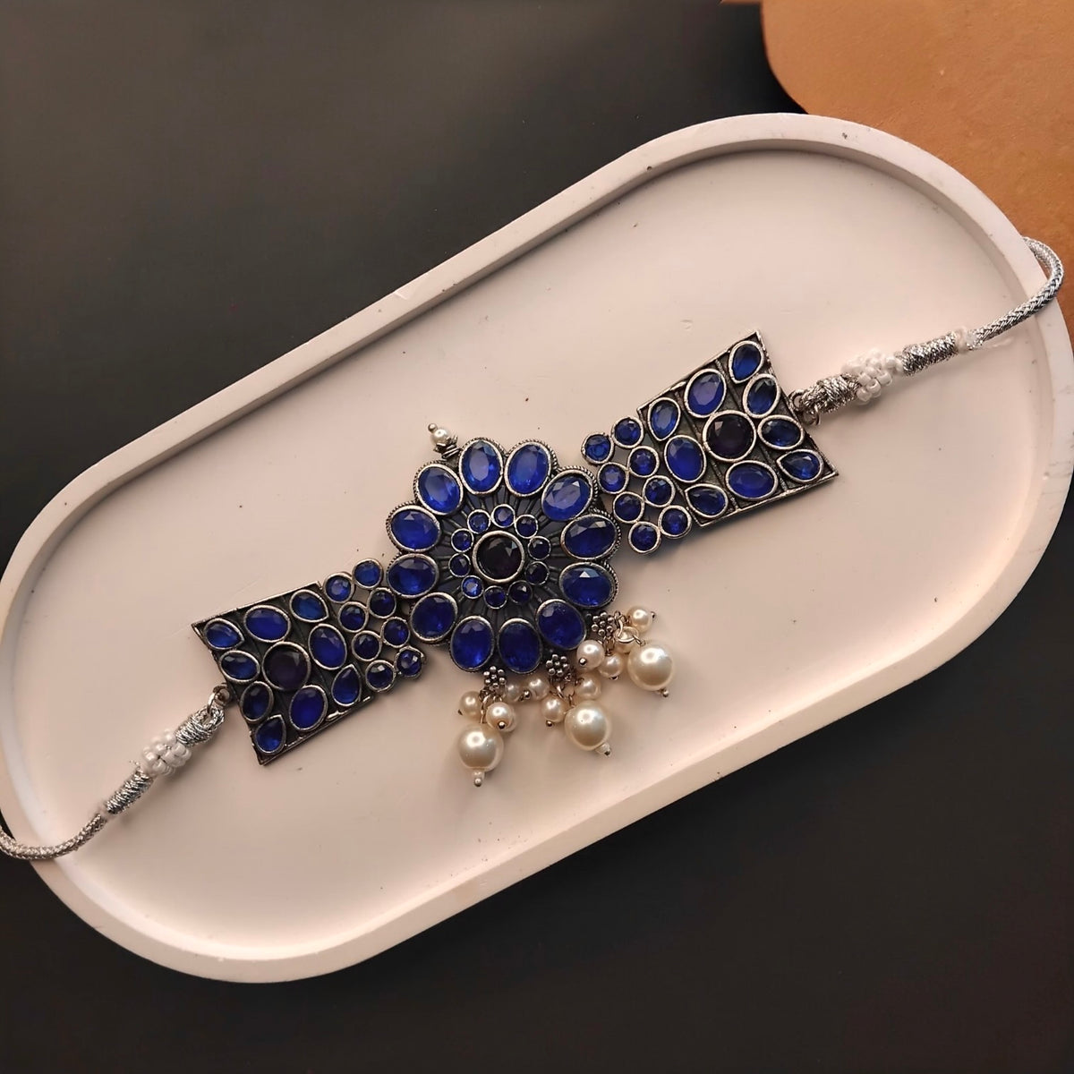 REESE SILVER LOOK ALIKE SEMI HANDMADE CHOKER/NECKPIECE CH406